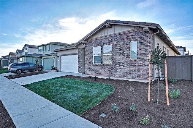 Photo - FULLY FURNISHED - ALMOST NEW 4 BED, 2.5 BATHS, 2 CAR GARAGE, 1 STORY IN NORTH LAKE COMMUNITY, NOR...