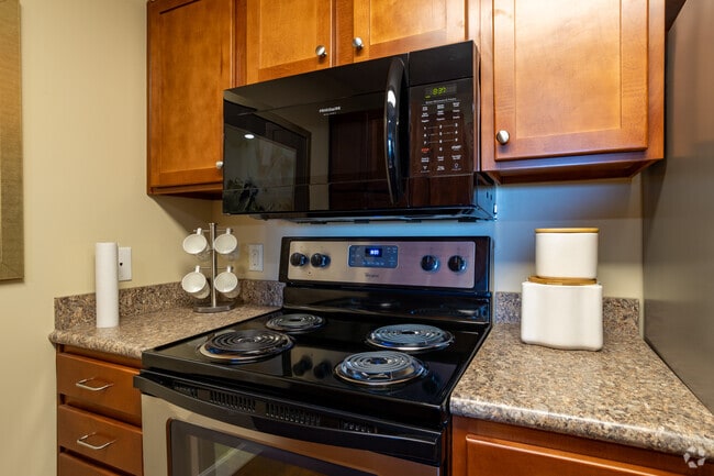 Princeton - 1BR, 1BA, 649sf
