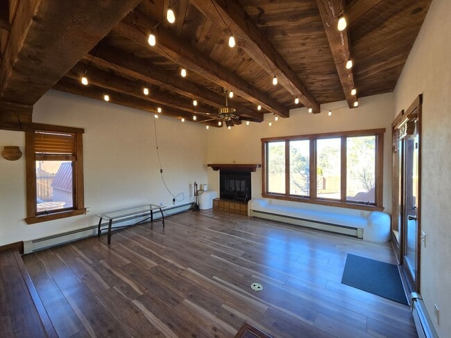 Photo - 2835 Don Quixote