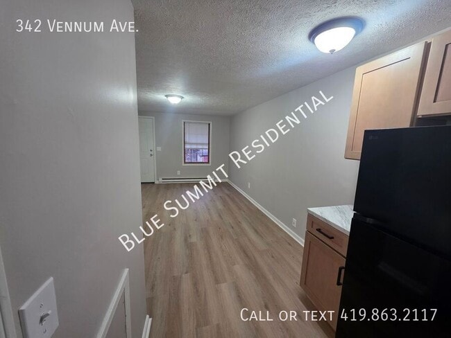 Photo - 342 Vennum Ave