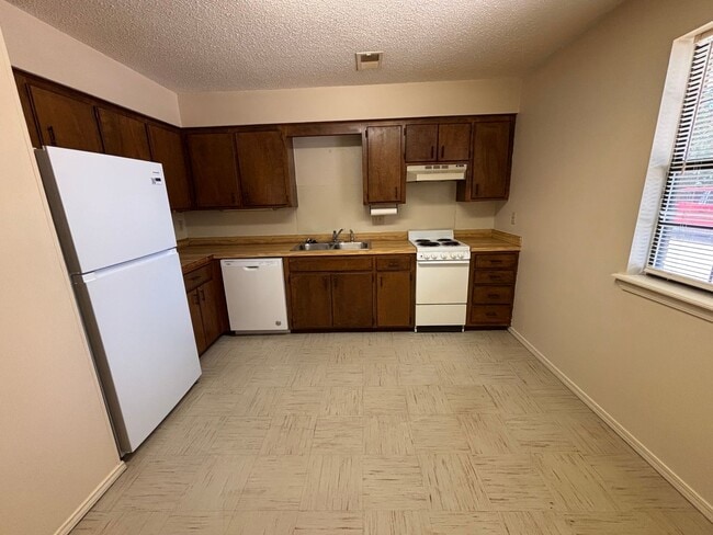 311 N Joplin, Apt 1-7