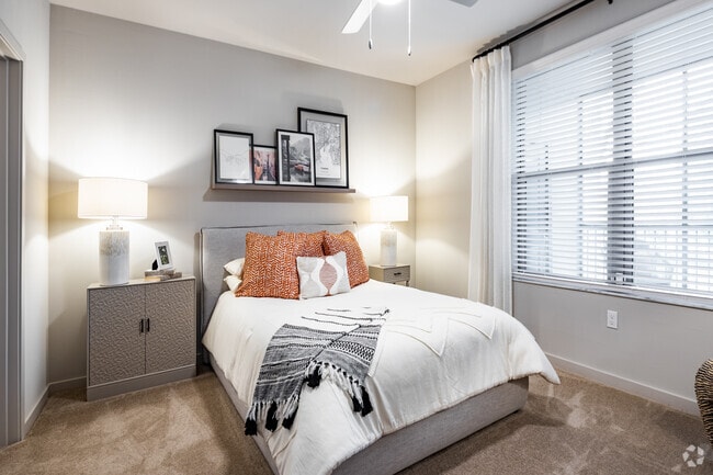 2 BR, 2 BA - 1,113 SF