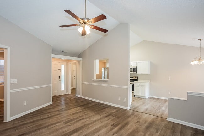 Photo - 2133 Millstone Ln