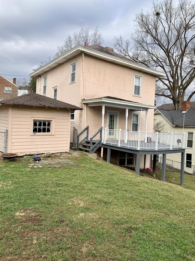Photo - 916 Pine Rd