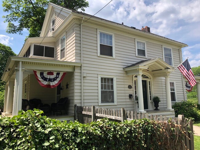 Building Photo - 1828 E Genesee St Unit 1 Available Rental