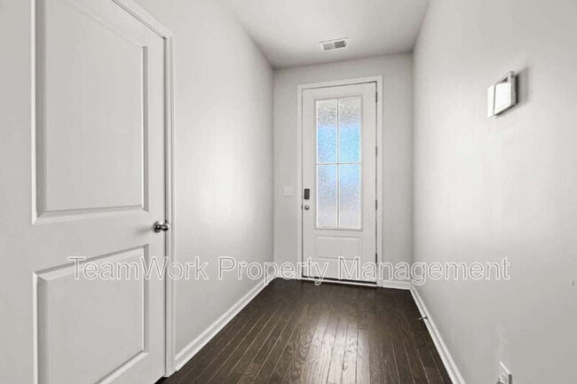 Photo - 214 Mercator Dr