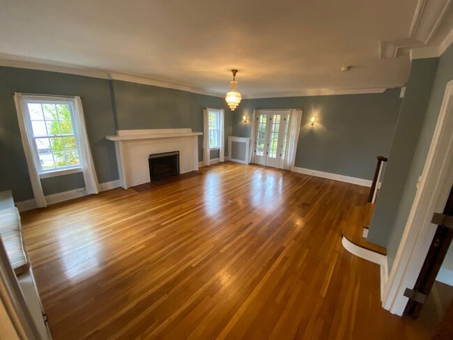 Photo - 5 Bedroom 4 Bath Home For Rent in Shaker Heights