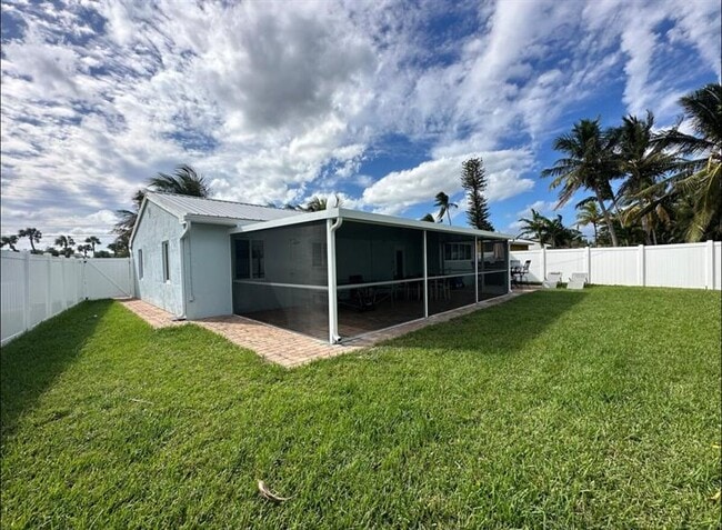 Photo - 356 Granada St