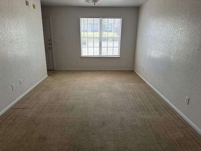 Photo - 205 Lydia Dr Unidad Apt C