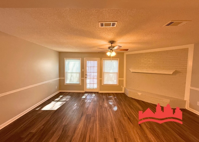 Photo - 5555 Blossom Ln