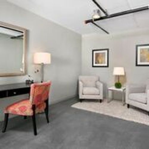 Photo - 1200 N Milwaukee Ave Unidad 706