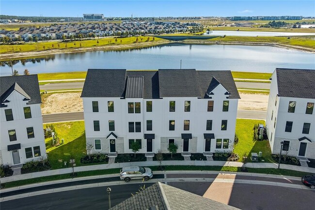 Building Photo - 15058 Grv Lk Dr