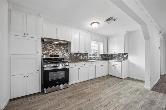 Photo - 609 Avenue M