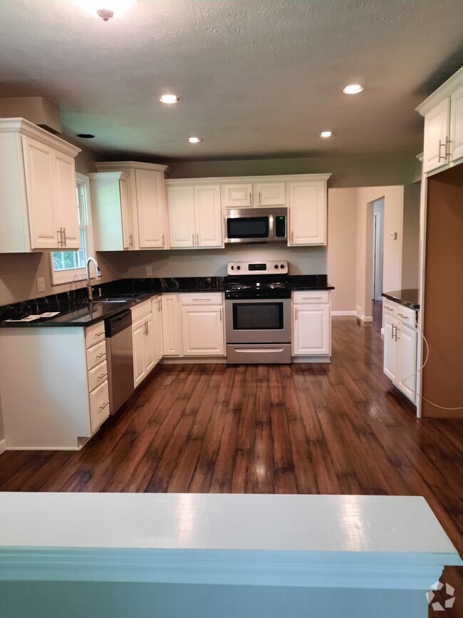 Building Photo - 1502 Amboy Dr Rental