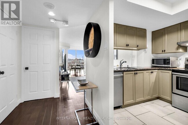 Photo - 705 King St W Unit PH14