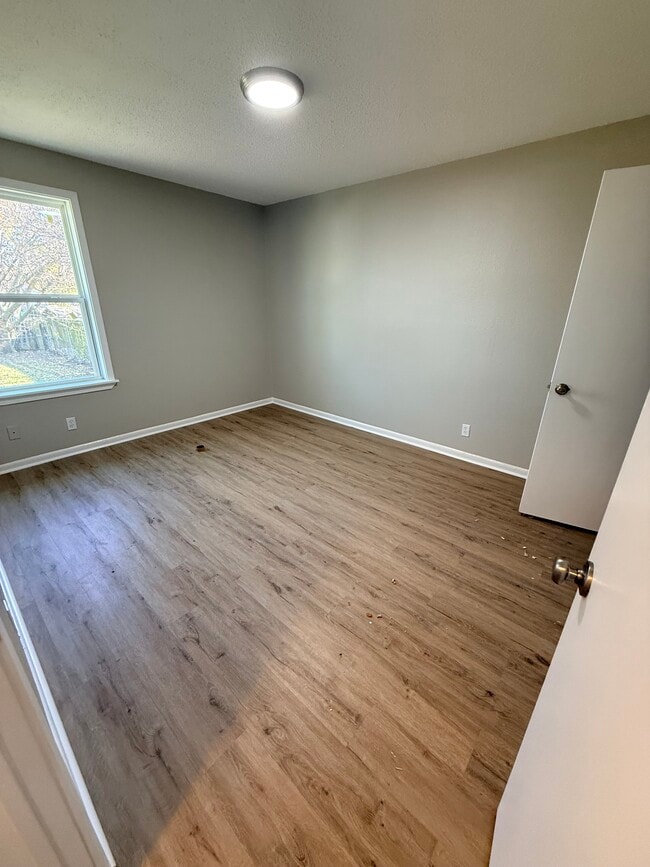 Photo - 6003 Sayle St