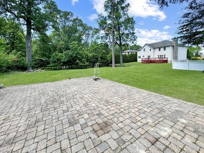 Photo - 499 Paramus Rd