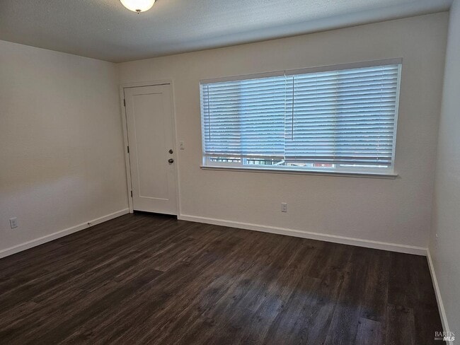 Photo - 2060 Wilkins Ave Unidad 14