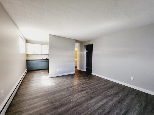 Photo - 10010 154 St Unit 2