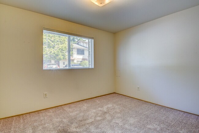 Photo - 340 SE Midway Blvd Unit #102