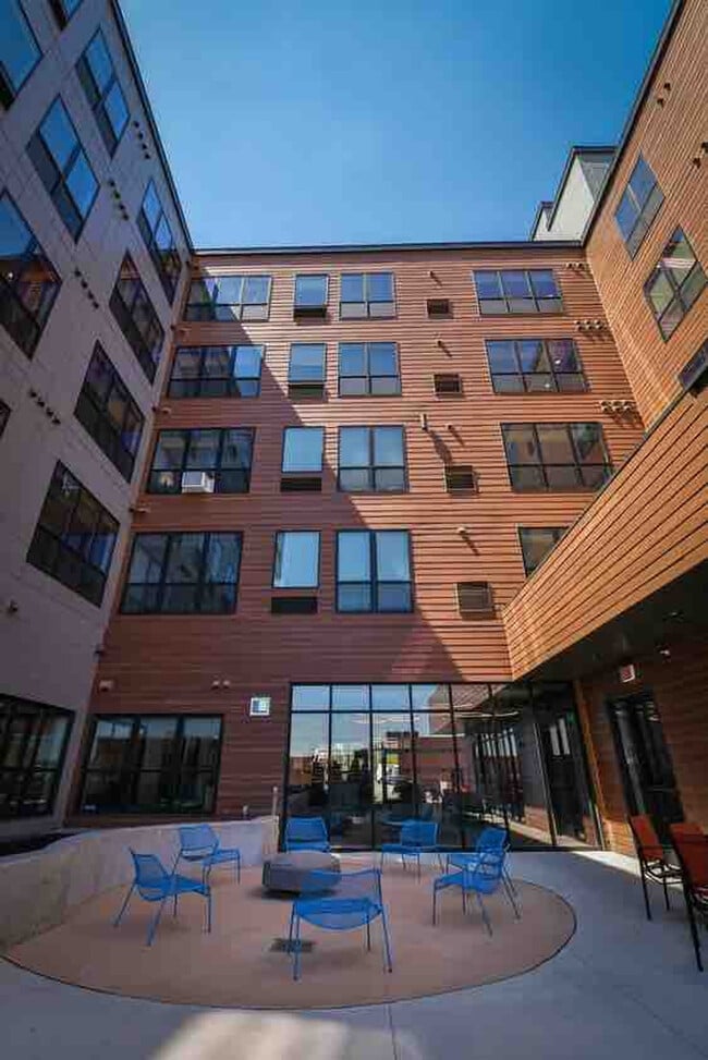 Photo - 1400 E Walnut St Unit SI ID1036842P