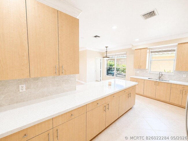 Photo - 740 SW 191st Ave