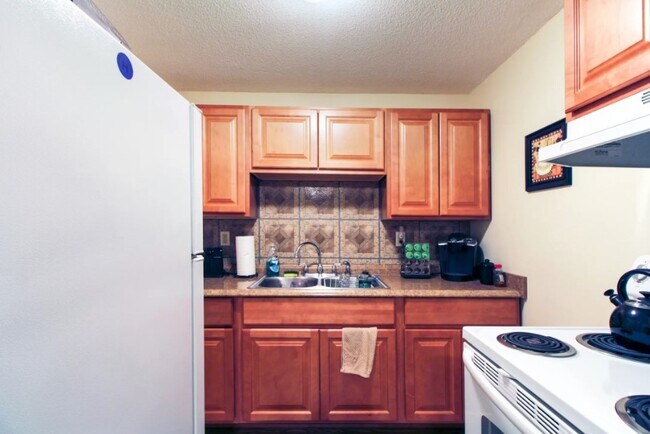 Photo - Country Manor Apartments