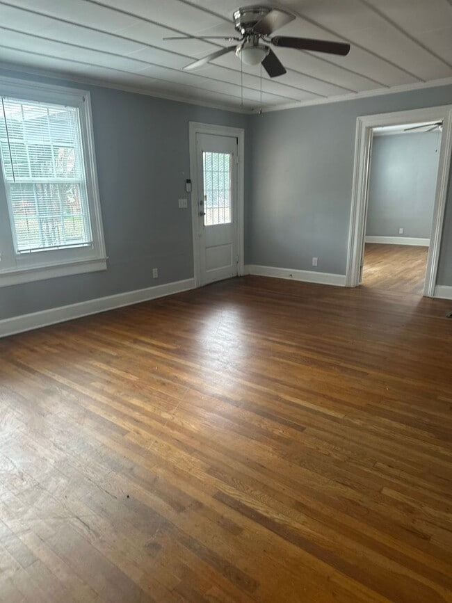 Photo - Spacious 3 bedroom 1 bath home