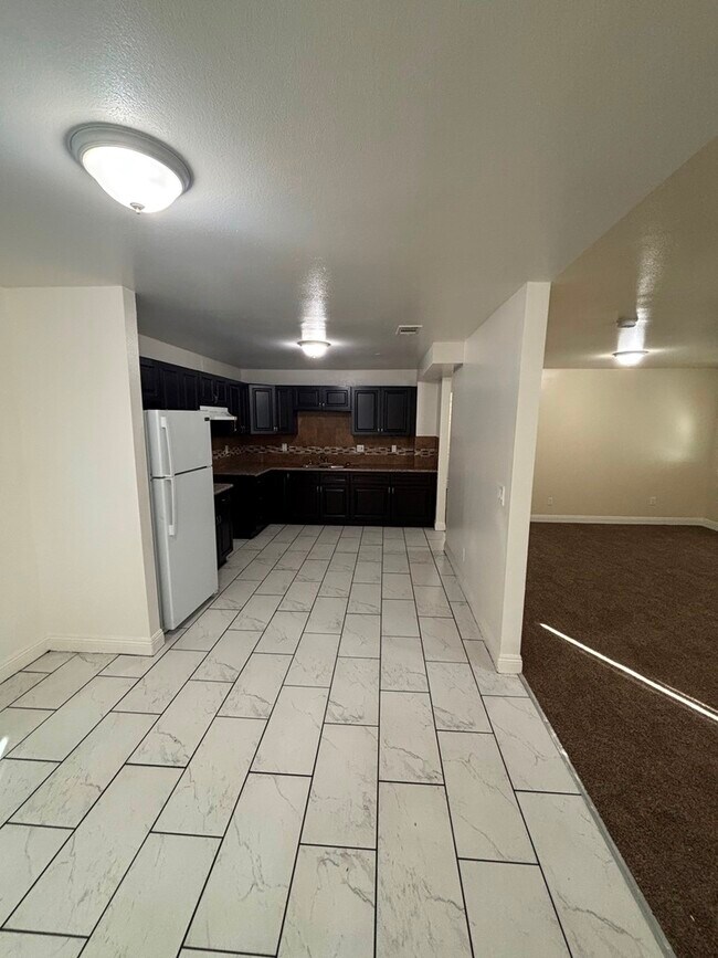 Photo - 139 E 110th St