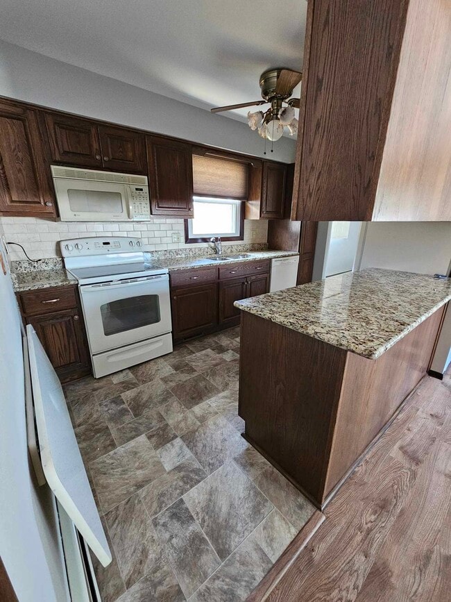 Photo - 302 Merrill Ave