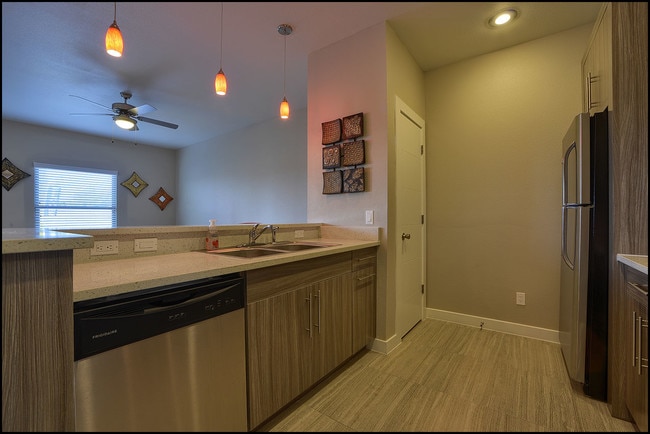 Moderno Village Apartments and Town Homes