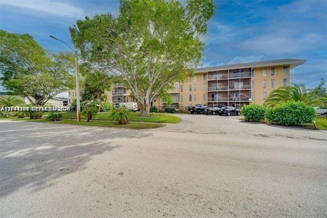 Building Photo - 4848 NW 24th Ct Unit 230