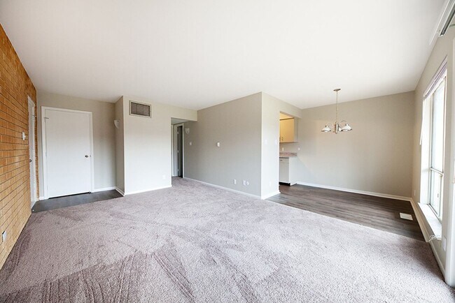 Photo - The Maywood at Speedway