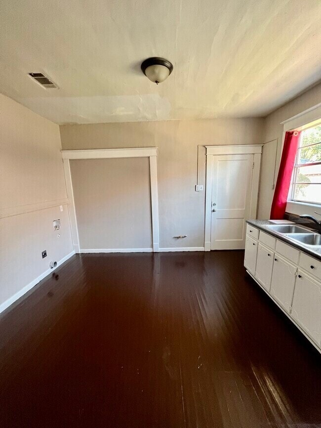 Photo - Historic Home 4 Bedroom