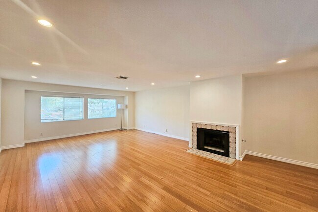 1454 E Orange Grove Blvd Unit 1