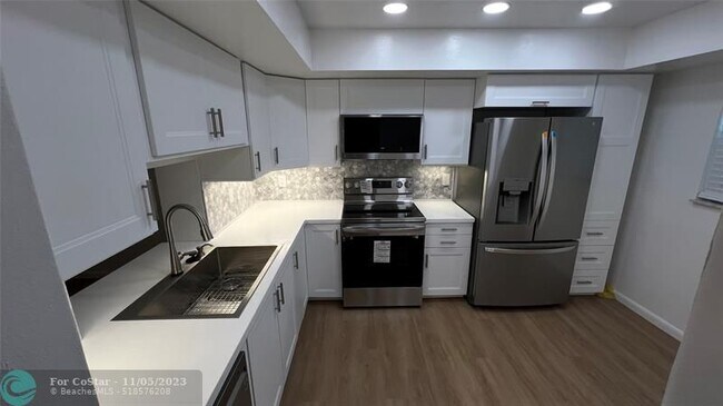 Photo - 16091 Blatt Blvd Unit 305