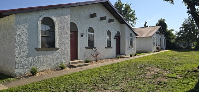 Villa Apartments Rogers