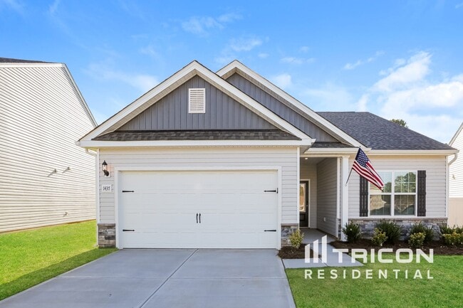 Photo - 1437 Nia Rd House