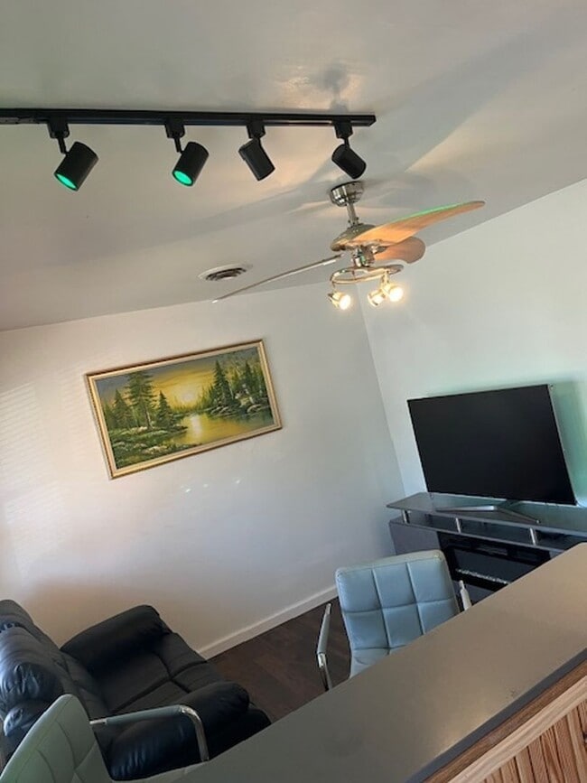 Photo - 14714 Edgewater Dr