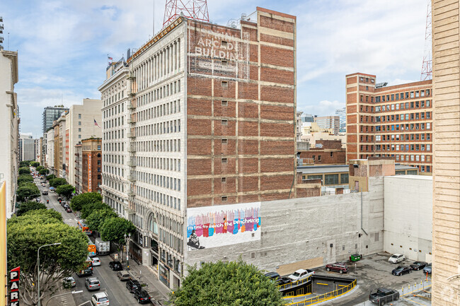 Building Photo - Spring Arcade Building Rental