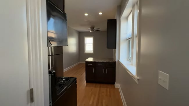 Photo - 4452 N Sheridan Rd Unit 4452-3