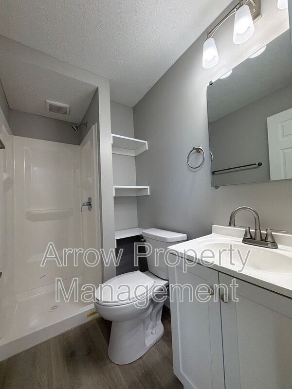 Photo - 877 N 26th St Unidad 101