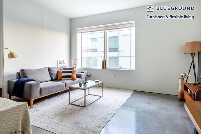 Building Photo - 18 10th St Rental
