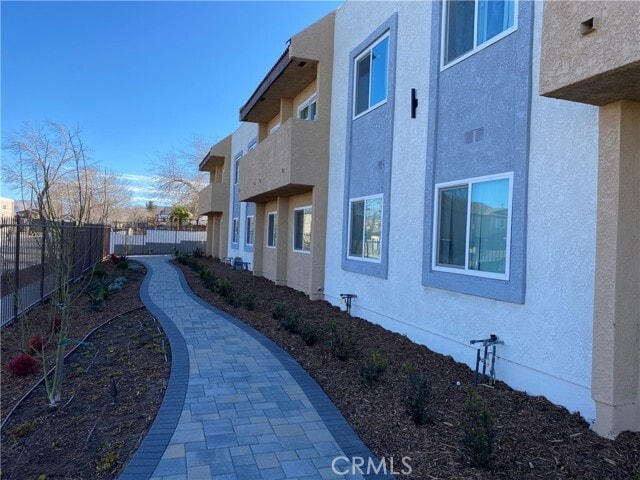 Building Photo - 454 E Ave Q3 Unit 6
