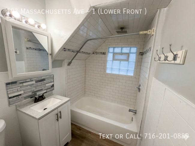 Photo - 193 Massachusetts Ave Unidad 1 (Lower Front )