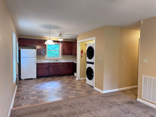 Photo - Cute 3 Bed/1 & 1/2 Bath, House located in the heart of St. B!