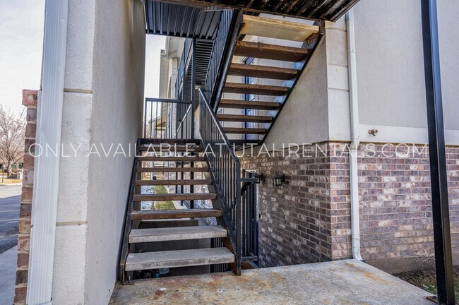 Photo - 909 N 500 W Unit 12