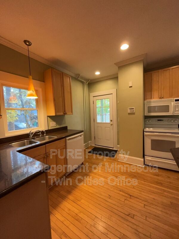 Photo - 511 W 22nd St