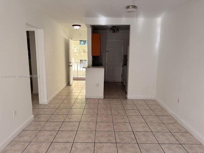 Building Photo - 2441 NW 13th St Unit 78