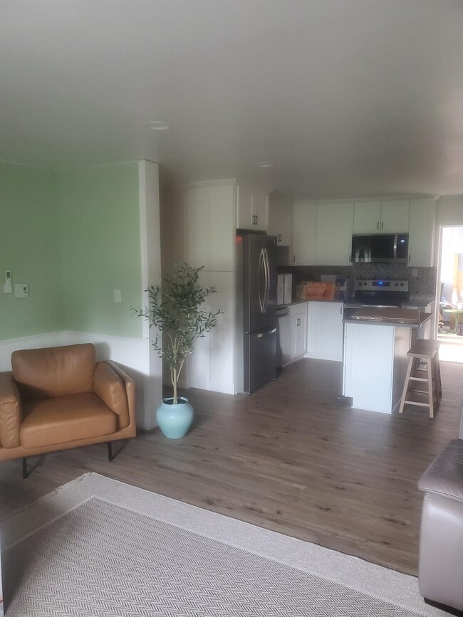 living/kitchen - 160 Twin Oaks Farm Ln Unit Enry level